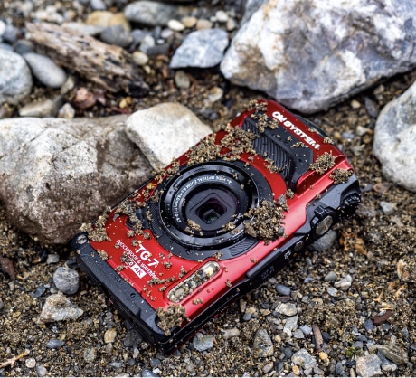【OM SYSTEM】コンパクトデジタルカメラ Tough TG-7(RED/BLK)