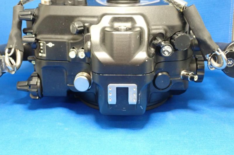 中古Bランク【シーアンドシー / SEA&SEA】水中ハウジング MDX-7D MarkII + 光コンバーターC2