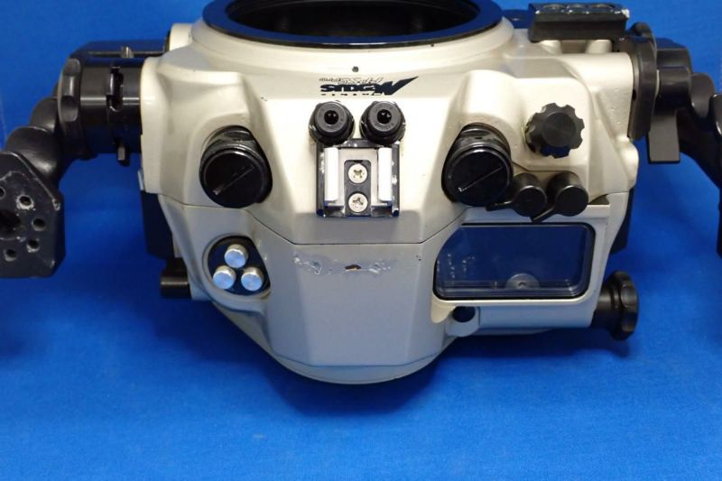 アンティスNexusF4PRO水中ハウジングニッコール105mmf2.8ポート付 中古 アンティス 水中ハウジング Nexus D7200D750 光 F M6｜カメカメ