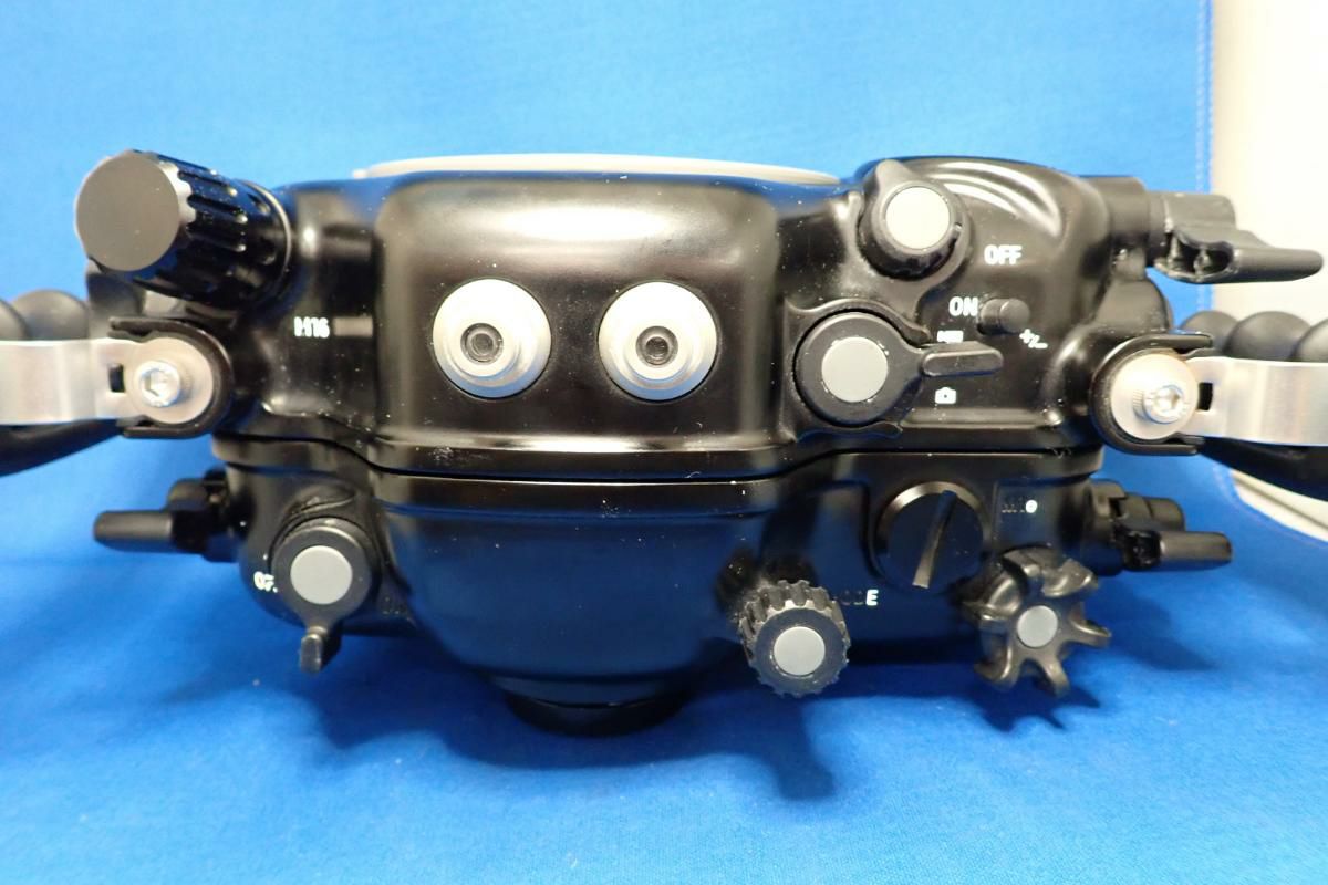 中古Bランク【ノーティカム / Nauticam】水中ハウジング NA Z50 + バキュームバルブII付き