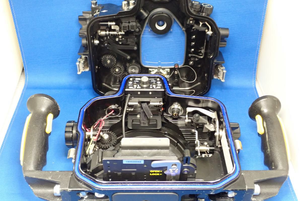 中古Bランク【シーアンドシー / SEA&SEA】水中ハウジング MDX-5Dmk3V2改5Dmk4(リークセンチネル/光コンバーター付)-5