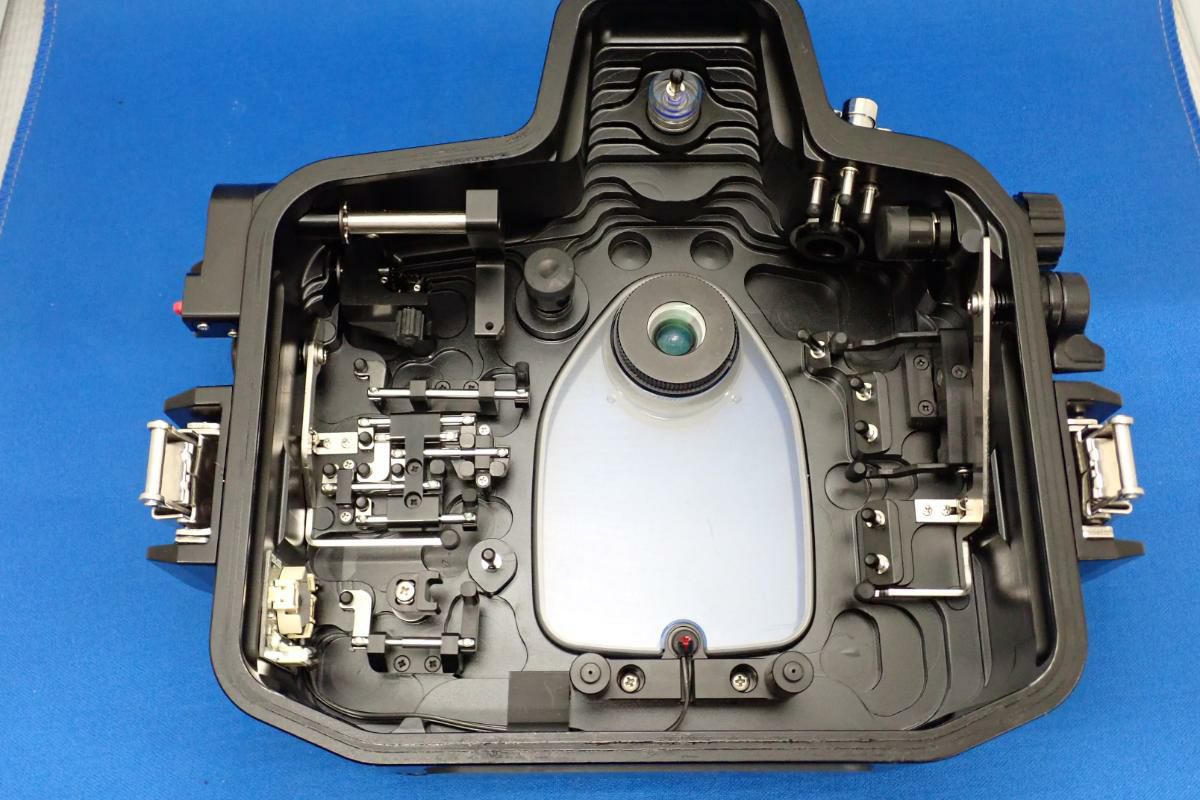 中古Aランク【シーアンドシー / SEA&SEA】水中ハウジング MDX-D500 #06179 + 光コンバーターN1 #50126-5