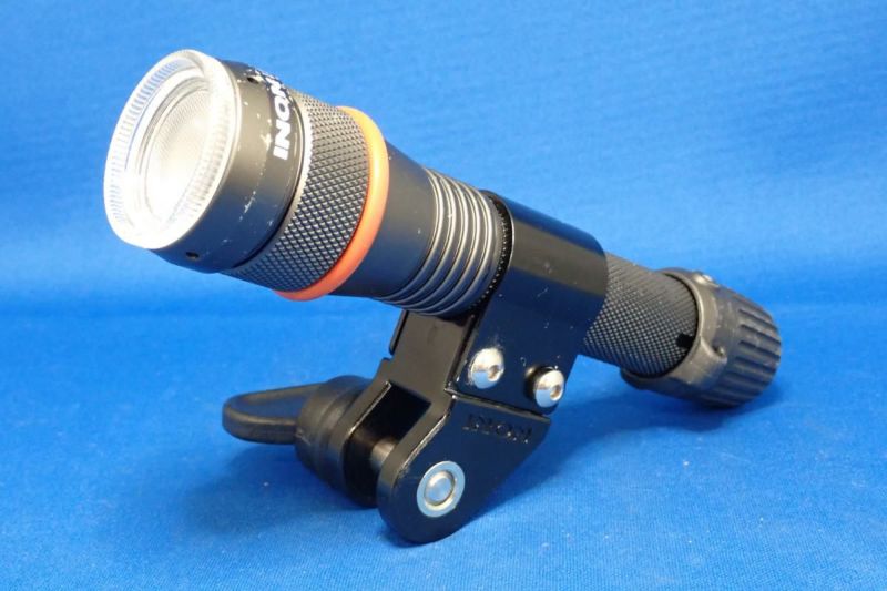 中古Aランク【イノン / INON】水中ライト LE240 + シングルライトホルダーLE-1