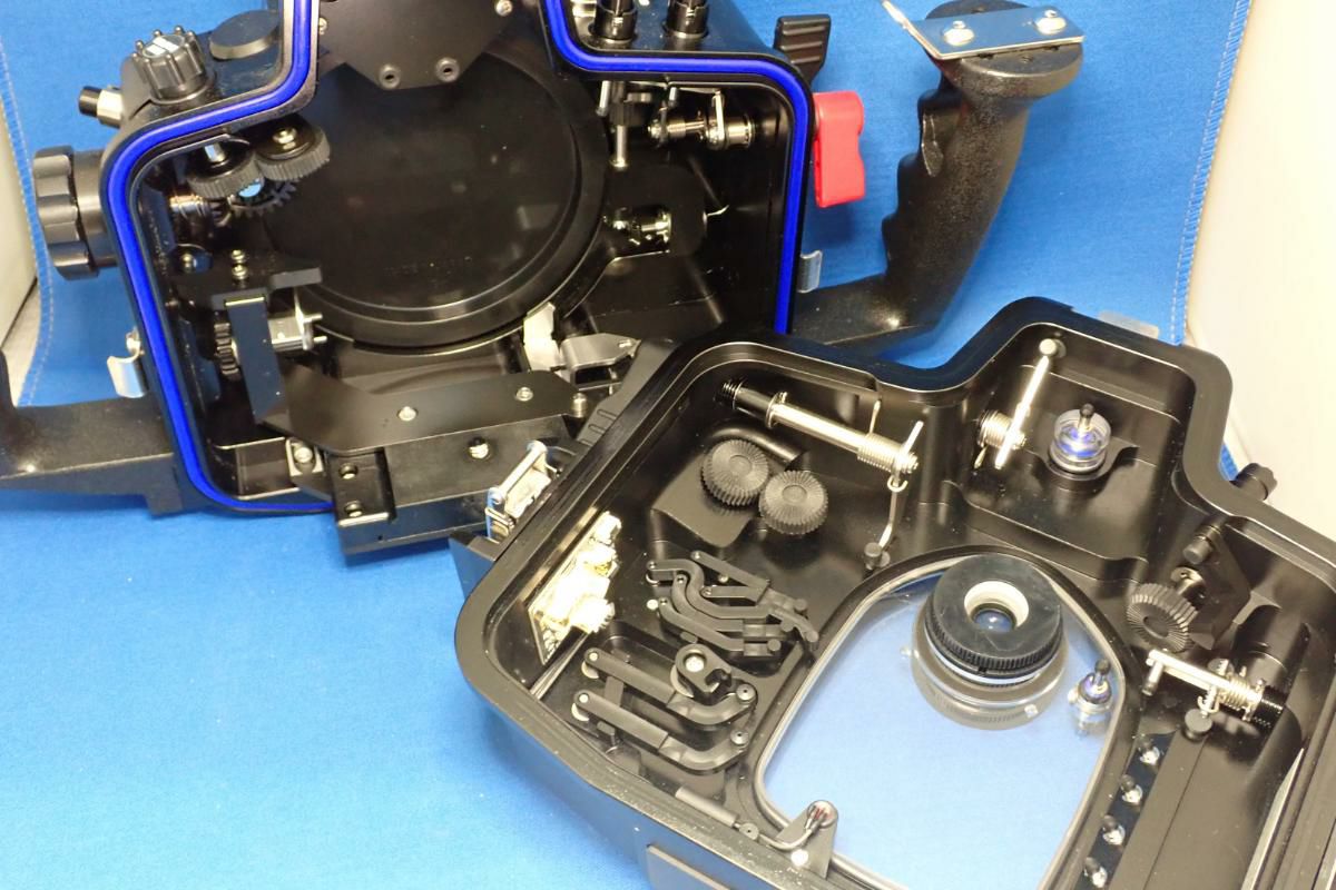 未使用品【シーアンドシー / SEA&SEA】水中ハウジング MDX-D7100 / D7200-5