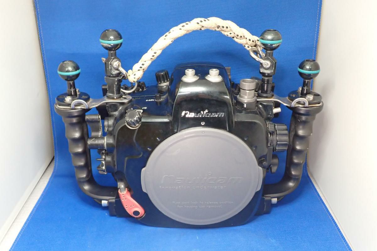 中古Bランク【ノーティカム / Nauticam】水中ハウジング NA-D800D810改 + M10ボールジョイントランヤードセット付き-1