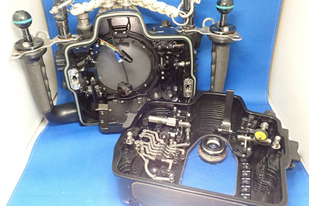中古Bランク【ノーティカム / Nauticam】水中ハウジング NA-D800D810改 + M10ボールジョイントランヤードセット付き-3