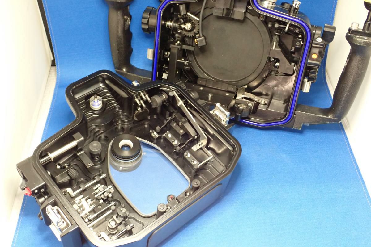 中古Aランク【シーアンドシー / SEA&SEA】水中ハウジング MDX-D500 + 光コンバーターN1-4